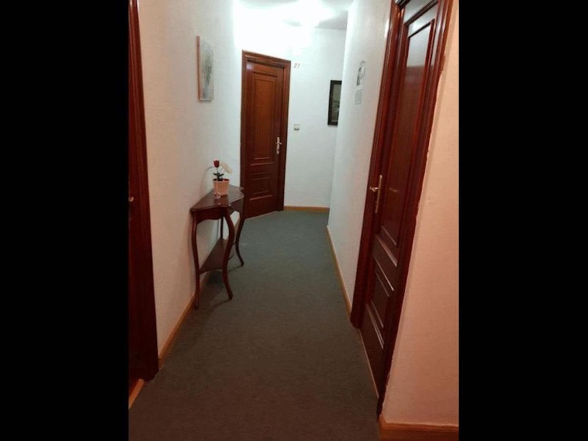 Room In Lodge - Double And Single Room - Pension Oria 2 Luarca Εξωτερικό φωτογραφία