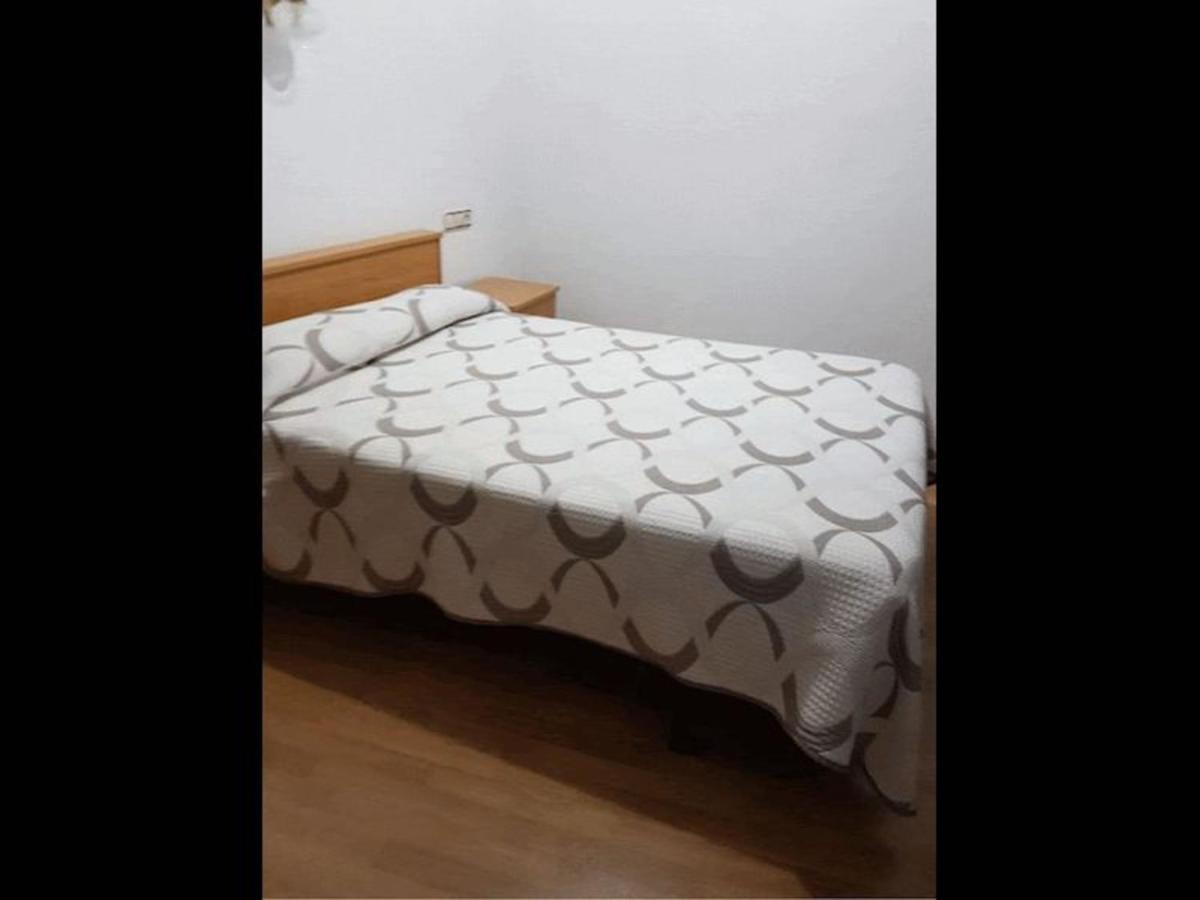 Room In Lodge - Double And Single Room - Pension Oria 2 Luarca Εξωτερικό φωτογραφία