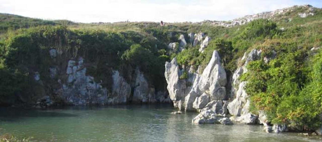 Room In Lodge - Double And Single Room - Pension Oria 2 Luarca Εξωτερικό φωτογραφία
